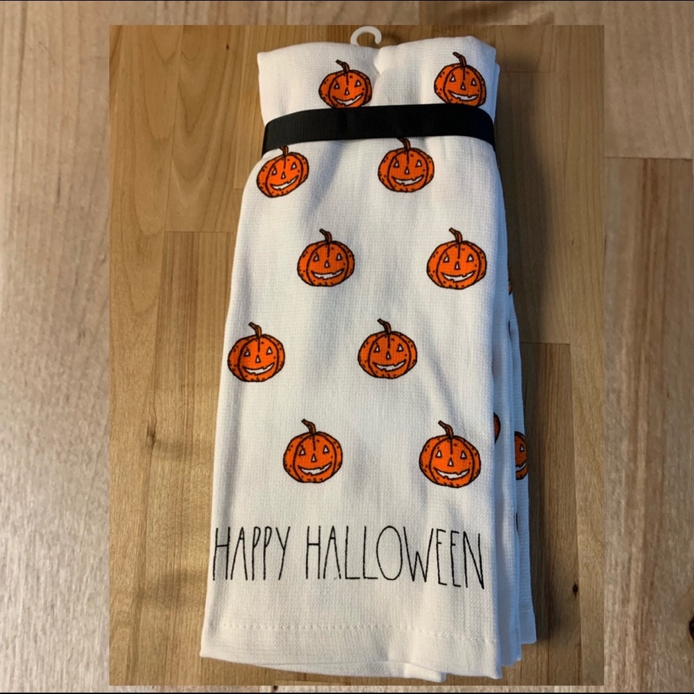 Rae Dunn “Trick Or Treat” LL Pumpkin 2PC Towel Set - Picture 2 of 8